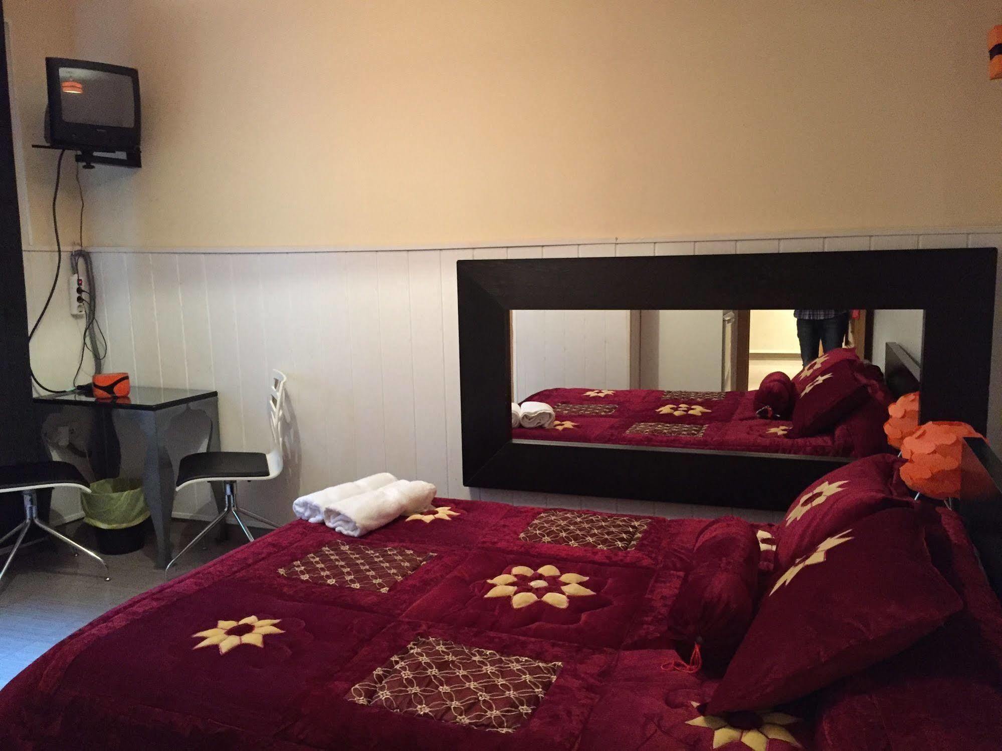 Hostal Oxum Madrid Eksteriør bilde