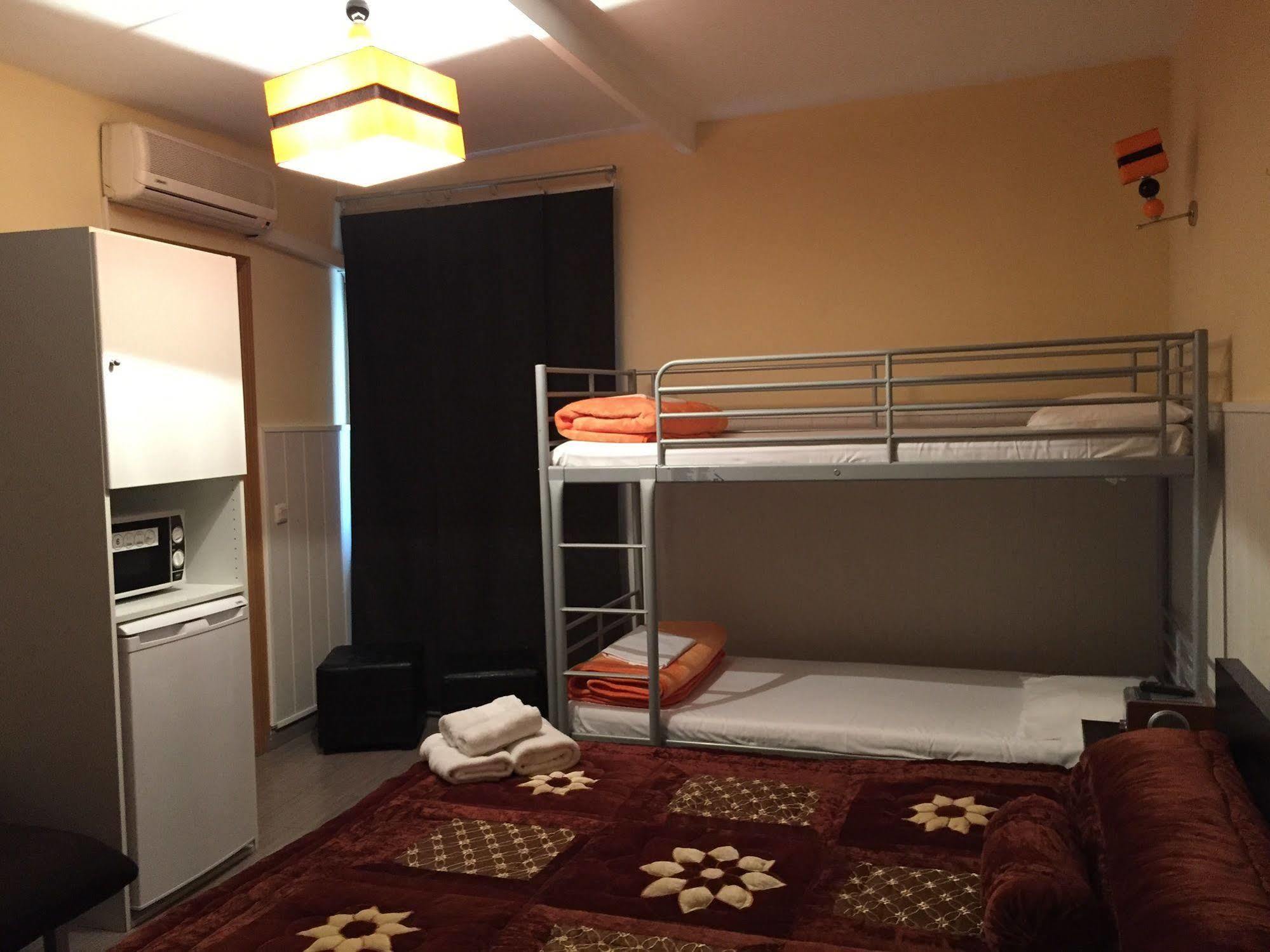 Hostal Oxum Madrid Eksteriør bilde